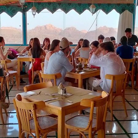Petra Boxtel Hostel Wadi Musa Exterior foto